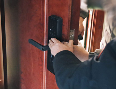 二七24小时上门开锁公司